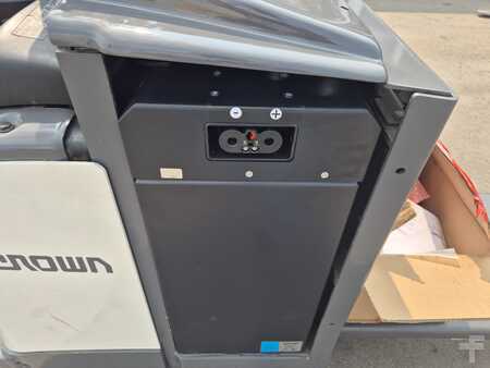 Niederhubwagen 2017  Crown WT3040 (7)