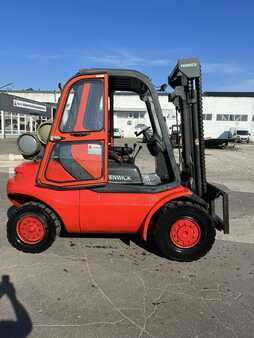 Chariots élévateurs GPL 2002  Linde H45T (2)