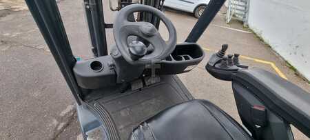 Chariots élévateurs GPL 2009  Linde H14T (12)