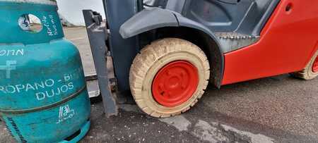 Chariots élévateurs GPL 2009  Linde H14T (16)