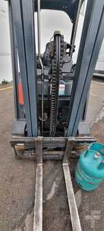 Chariots élévateurs GPL 2009  Linde H14T (8)