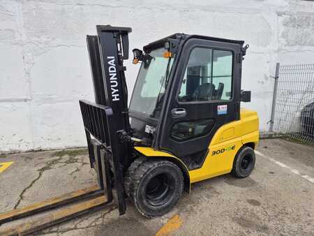 Chariots élévateurs diesel 2017  Hyundai 30D-9E (3)