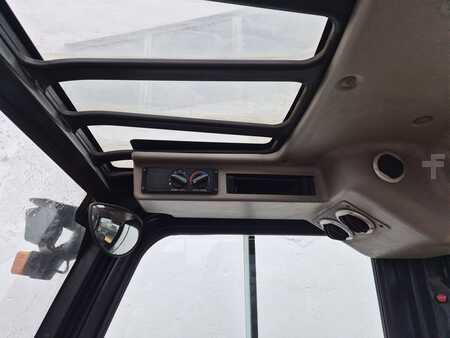 Chariots élévateurs diesel 2017  Hyundai 30D-9E (5)