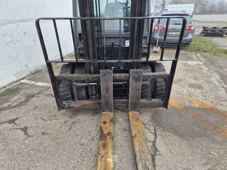 Chariots élévateurs diesel 2017  Hyundai 30D-9E (9)