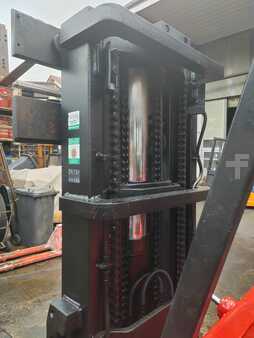 Kompaktní VZV - Clark C 500 70 Q (25)