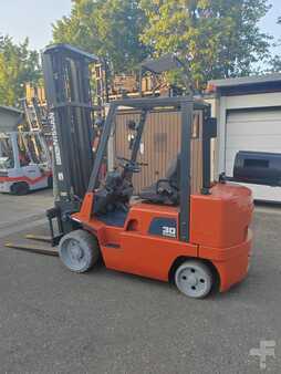 Treibgasstapler 2000  Nissan CPJ02A30PV (28)