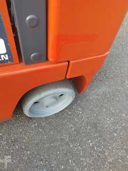 Treibgasstapler 2000  Nissan CPJ02A30PV (12)