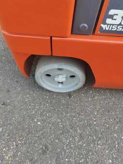 Treibgasstapler 2000  Nissan CPJ02A30PV (19)