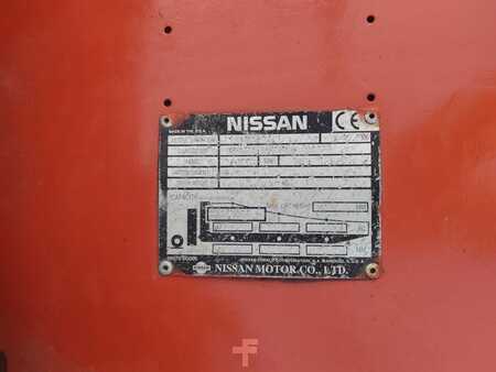 Treibgasstapler 2000  Nissan CPJ02A30PV (2)