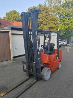 Treibgasstapler 2000  Nissan CPJ02A30PV (1)