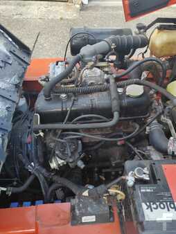 Treibgasstapler 2000  Nissan CPJ02A30PV (8)