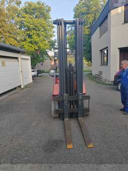 Treibgasstapler 2000  Nissan CPJ02A30PV (9)