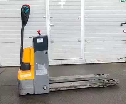 Porta-paletes elétrico 2020  Jungheinrich EJE M13 Li-Ion (4pc in stock) (1)