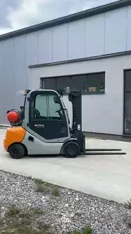 Gázüzemű targoncák 2016  Still RX70-30T 4.7m/ camera/ 4v (1)