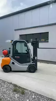 Gázüzemű targoncák 2016  Still RX70-30T 4.7m/ camera/ 4v (2)