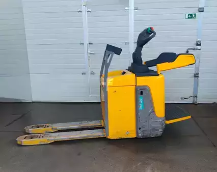 Elektromos emelőkocsik 2021  Jungheinrich ERE 120 2t/ 2021yy (6)