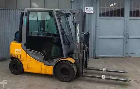 Gas gaffeltruck 2016  Jungheinrich TFG 430s 4.7m/ 3t /4 ventil (1)