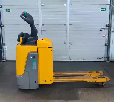 Elektromos emelőkocsik 2020  Jungheinrich ERE 120 LI ION 2t / 2020y/ 3507h (1)