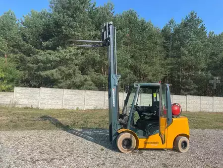 Treibgasstapler 2015  Jungheinrich TFG435S (5)