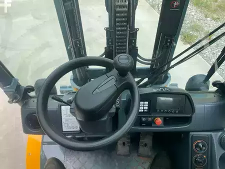 Treibgasstapler 2015  Jungheinrich TFG435S (13)