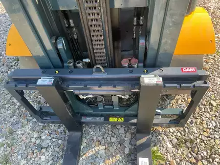 Treibgasstapler 2015  Jungheinrich TFG435S (9)