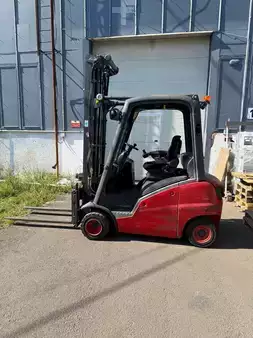 Empilhador diesel 2011  Linde H18D (2)
