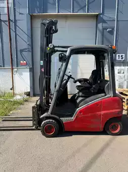 Empilhador diesel 2011  Linde H18D (1)