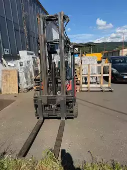 Empilhador diesel 2011  Linde H18D (4)