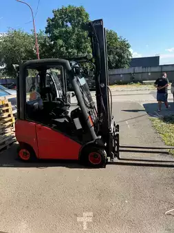 Empilhador diesel 2011  Linde H18D (8)