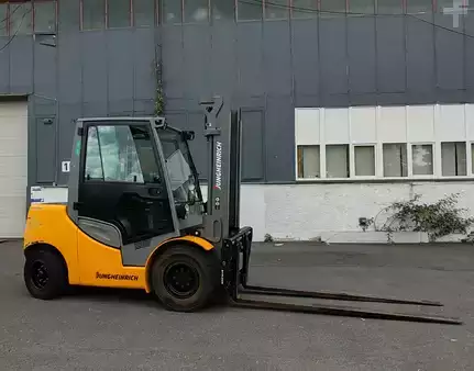 Dieselový VZV 2019  Jungheinrich DFG 545s res MA (1)