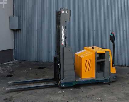 Pallestabler 2019  Jungheinrich EJG112 batt2024/ 2019y/ 12478mh/ 2.5m/ tilt (1)