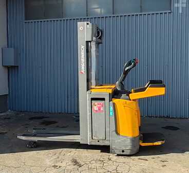 Hochhubwagen 2018  Jungheinrich ERC 216z / 2018y/ initiallift/ 7761h (2)