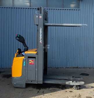 Hochhubwagen 2018  Jungheinrich ERC 216z / 2018y/ initiallift/ 7761h (4)