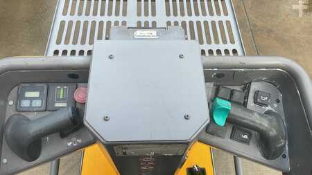 Pystysuora ordreplukker 2017  Jungheinrich EKM 202 (3)