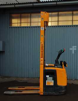 Pinontavaunu 2015  Jungheinrich ERC 212 scales (6)