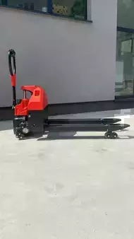 Lavtløftende truck 2025  [div] EC1.5 1500kg (6)
