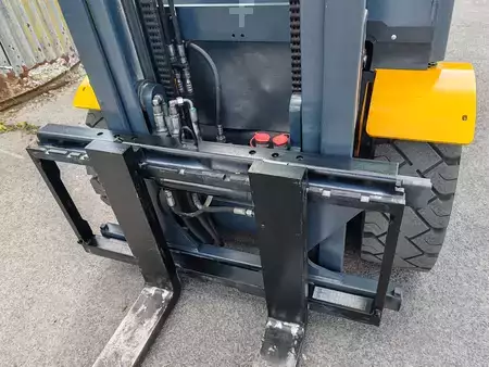 LPG VZV 2018  Jungheinrich TFG 430s 1555h/ 4.3m/ 4v (4)