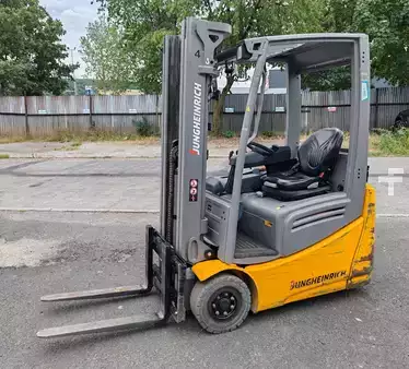Elektro tříkolové VZV 2019 Jungheinrich EFG 213 Li-ion (1)