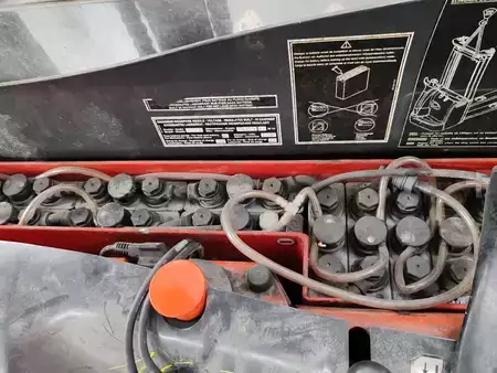 Magasemelésű béka 1998  Linde L12 defect (5)