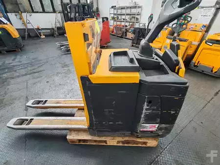 Wózki z platformą operatora - Jungheinrich ERD 120 defect (1)