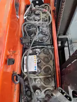 Magasemelésű béka - Linde L14 battery problem (5)