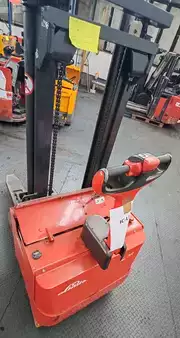 Magasemelésű béka - Linde L14 battery problem (3)