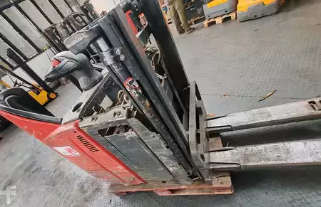 Magasemelésű béka - Linde L12 battery problem (2)