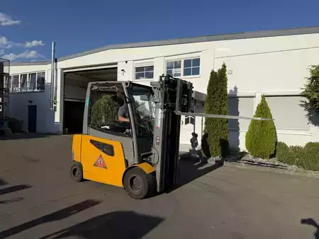 Elektryczne 4-kołowe 2018  Jungheinrich EFG S30 4.7m/ 4v/ 5379h (8)