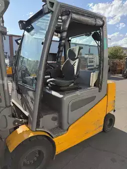 Elektryczne 4-kołowe 2018  Jungheinrich EFG S30 4.7m/ 4v/ 5379h (10)