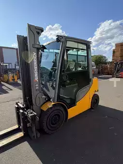 Wózki gazowe 2018  Jungheinrich TFG 425s 4v/ 2984h (1)