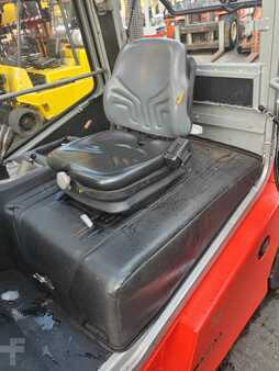 Carrelli elevatori diesel 2004  BT CBD35 (13)