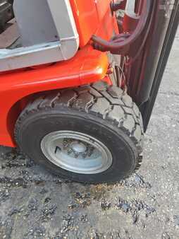 Carrelli elevatori diesel 2004  BT CBD35 (17)