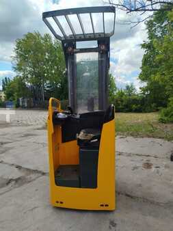 Stoccatori uomo seduto 2018  Jungheinrich ESC214z initial lift (9)
