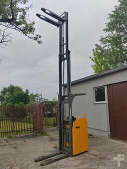 Wózek wysokiego podnoszenia z fotelem 2018  Jungheinrich ESC214z initial lift (7)